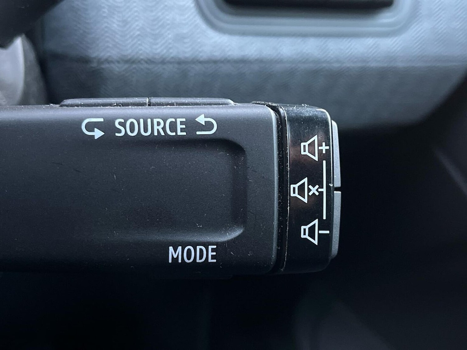 Used Renault Clio 2024 for sale - 76741239: Photo 31