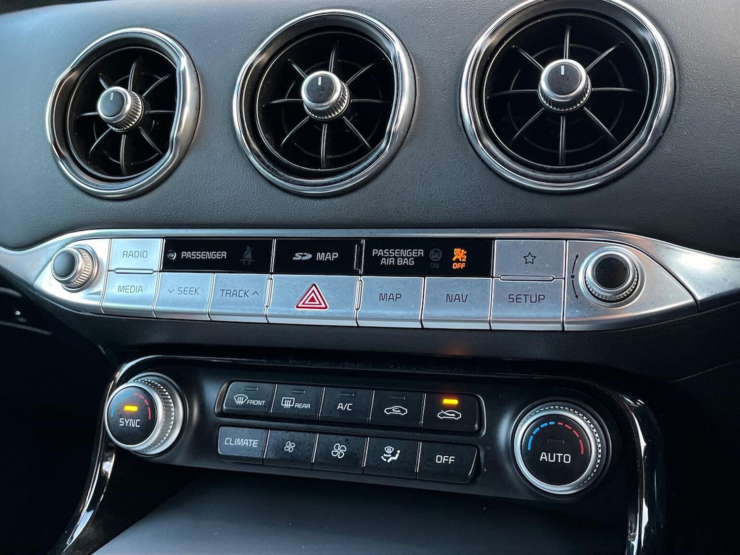 Used Kia Stinger 2019 for sale - 76396912: Photo 12