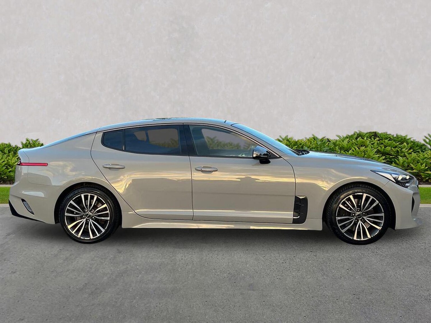Used Kia Stinger 2019 for sale - 76396912: Photo 3