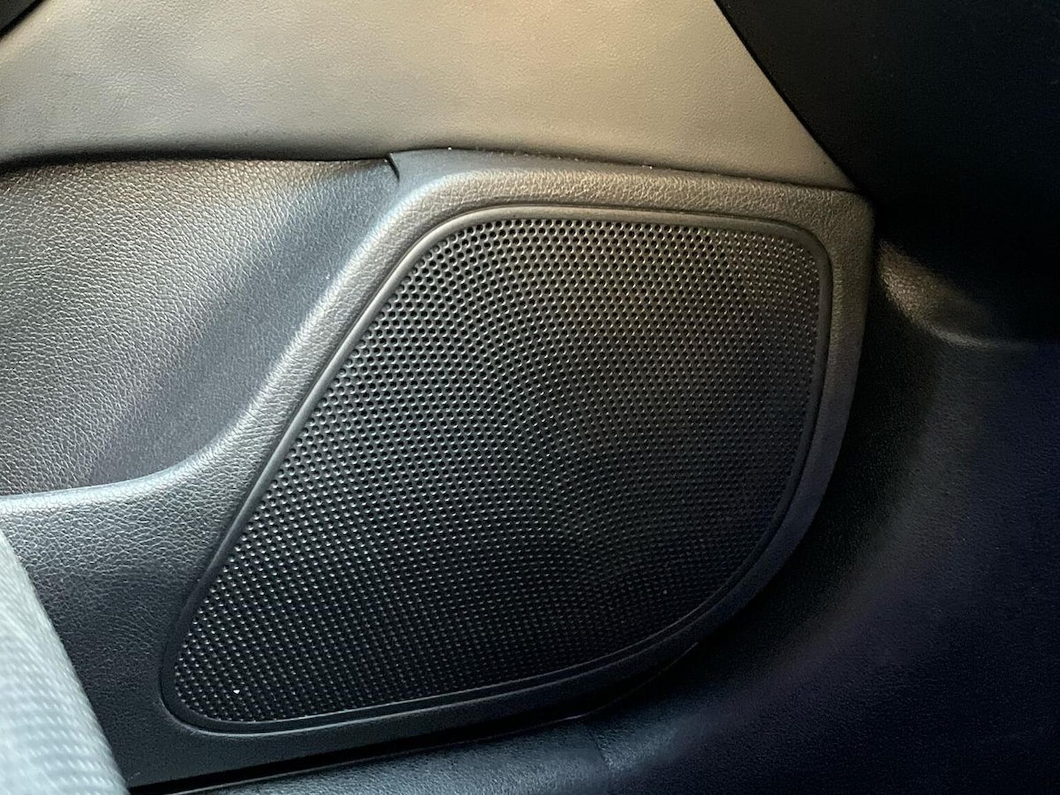 Used Kia Stinger 2019 for sale - 76396912: Photo 31