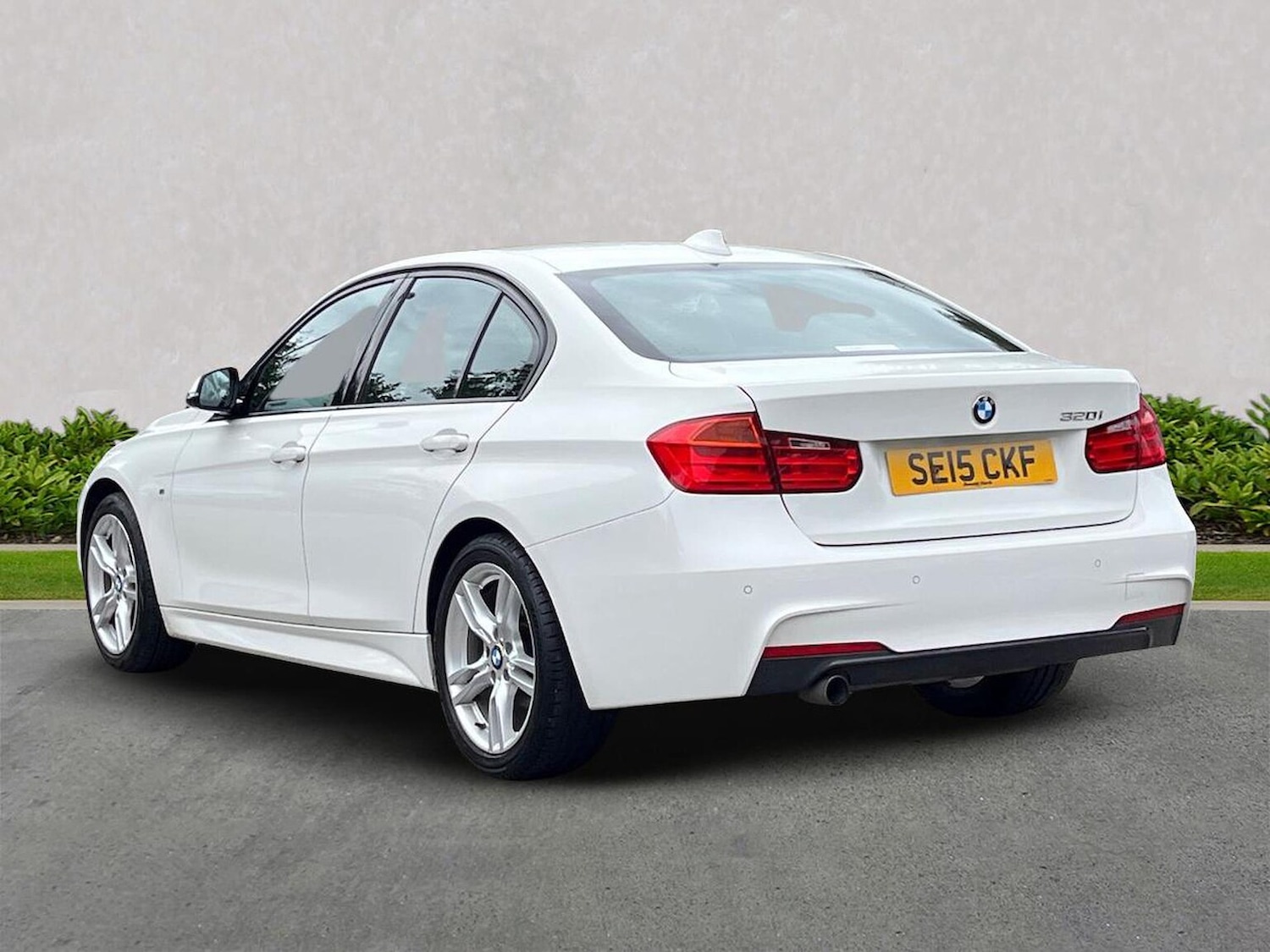 Used BMW 3 Series 2015 for sale - 76177589: Photo 2
