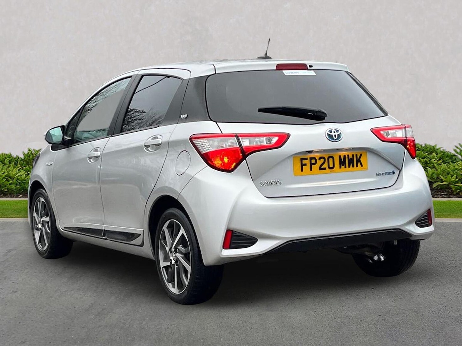 Used Toyota Yaris 2020 for sale - 77024247: Photo 2