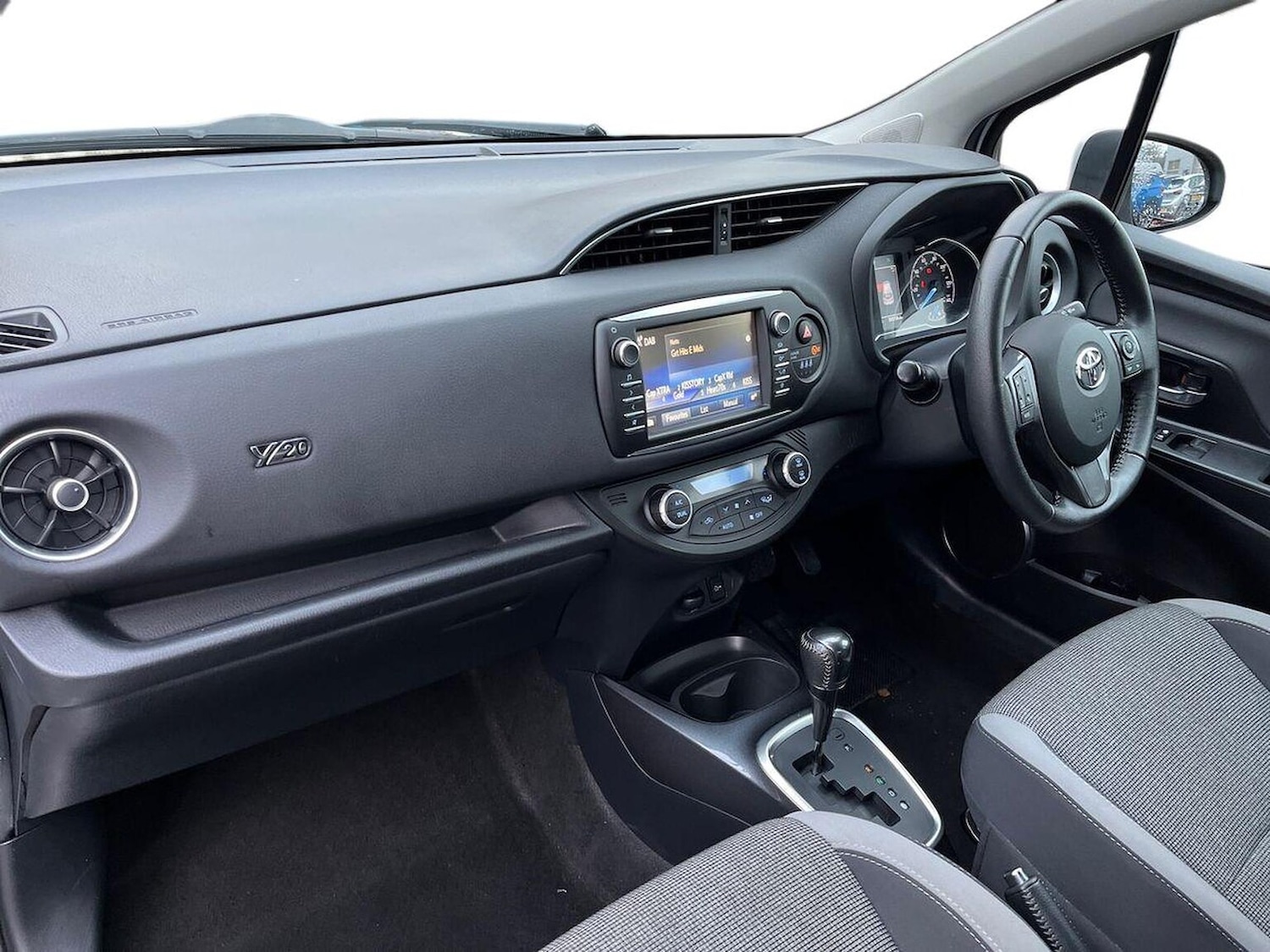 Used Toyota Yaris 2020 for sale - 77024247: Photo 8