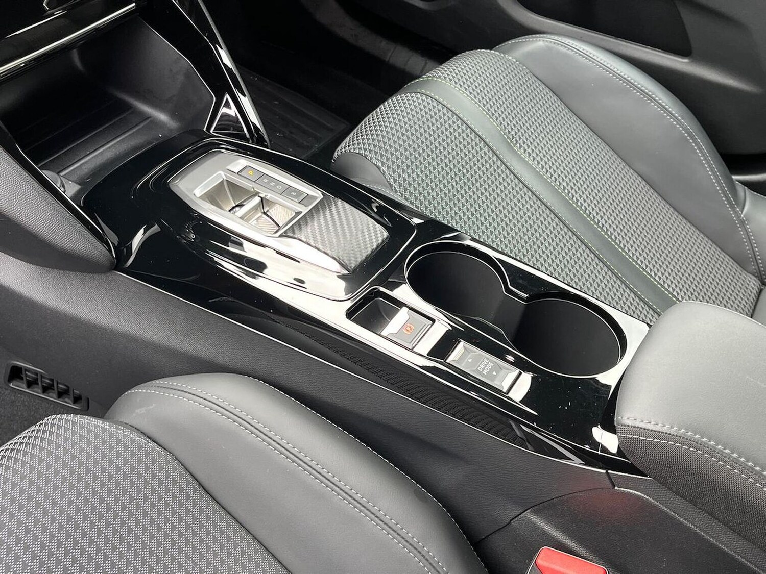 Used Peugeot 2008 2022 for sale - 76422356: Photo 13