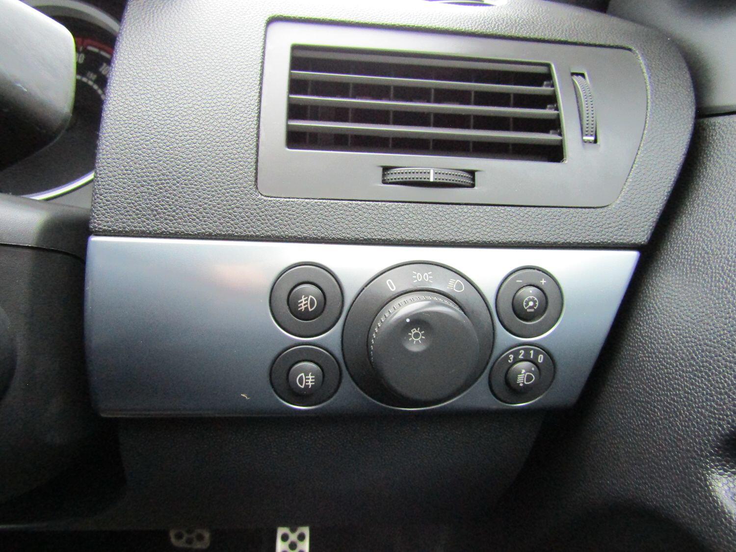 Used Vauxhall Astra 2011 for sale - 77213418: Photo 19