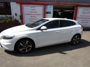 Used Volvo V40 2015 for sale - 79495392: Photo