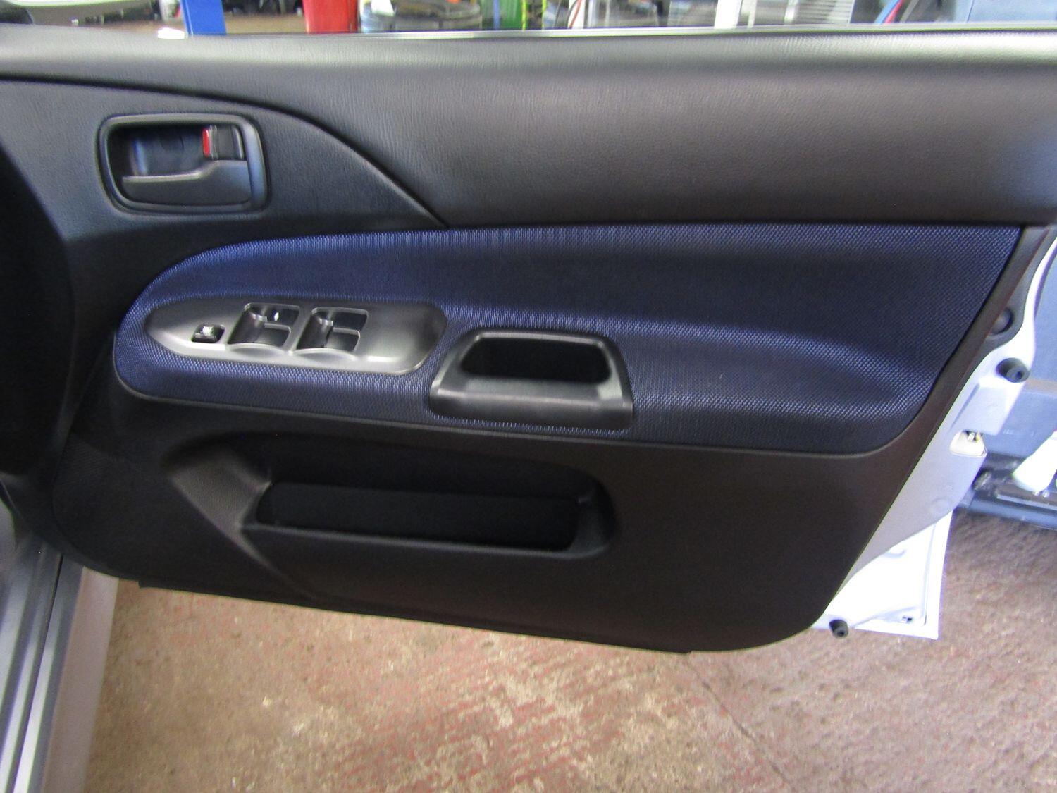 Used Mitsubishi Lancer 2004 for sale - 76631573: Photo 14