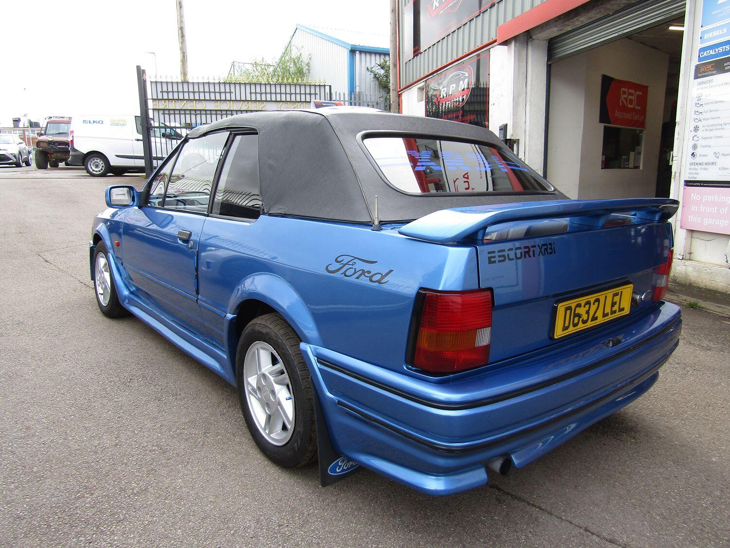 Used Ford Escort 1986 for sale - 76631589: Photo 6