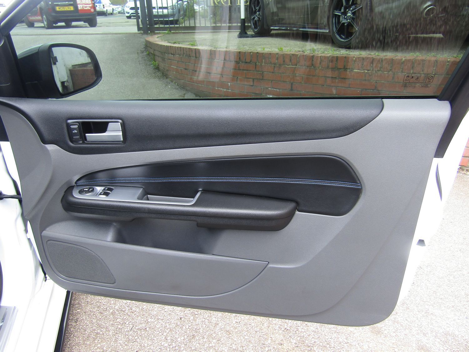 Used Ford Focus 2010 for sale - 76631539: Photo 16