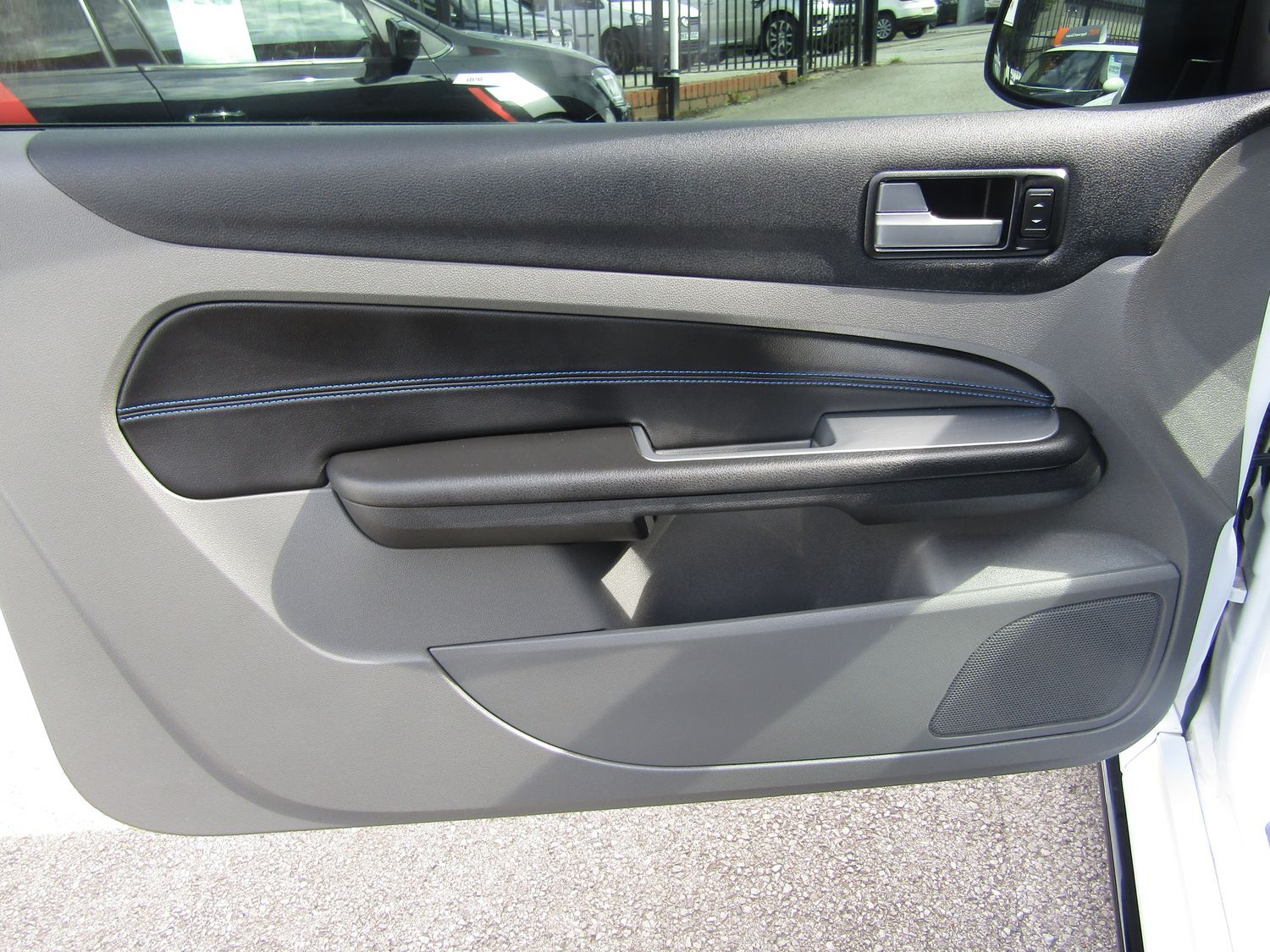 Used Ford Focus 2010 for sale - 76631539: Photo 24