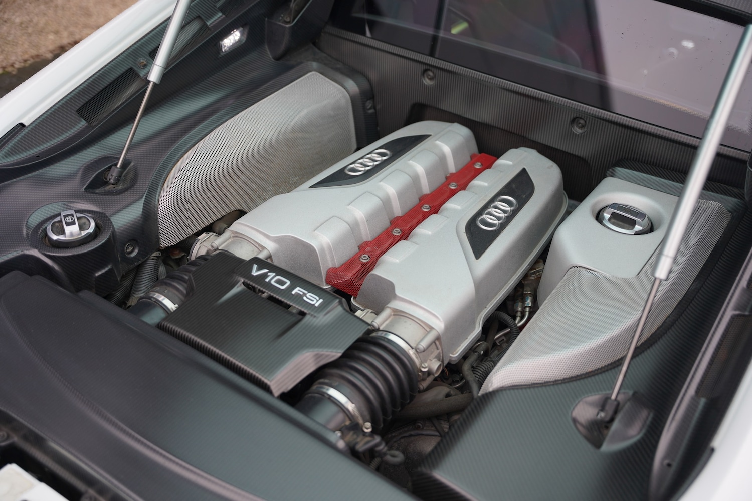 Used Audi R8 2011 for sale - 76987122: Photo 96