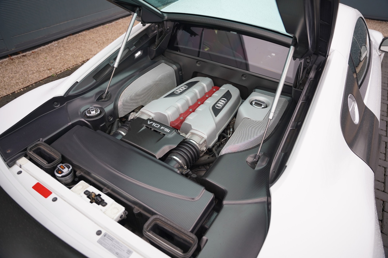 Used Audi R8 2011 for sale - 76987122: Photo 98