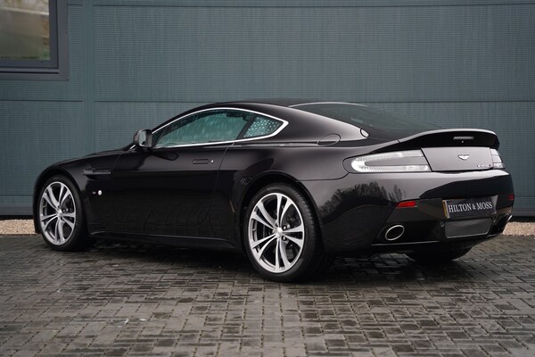 Used Aston Martin Vantage 2014 for sale - 73758295: Photo 2