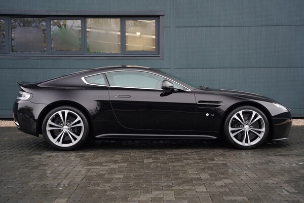 Used Aston Martin Vantage 2014 for sale - 73758295: Photo 3