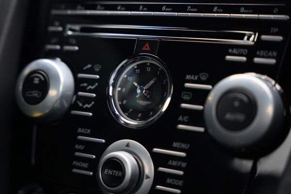 Used Aston Martin Vantage 2014 for sale - 73758295: Photo 55