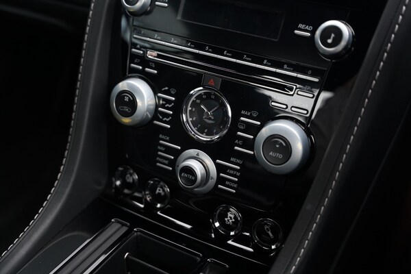 Used Aston Martin Vantage 2014 for sale - 73758295: Photo 56