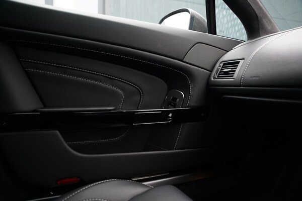 Used Aston Martin Vantage 2014 for sale - 73758295: Photo 57