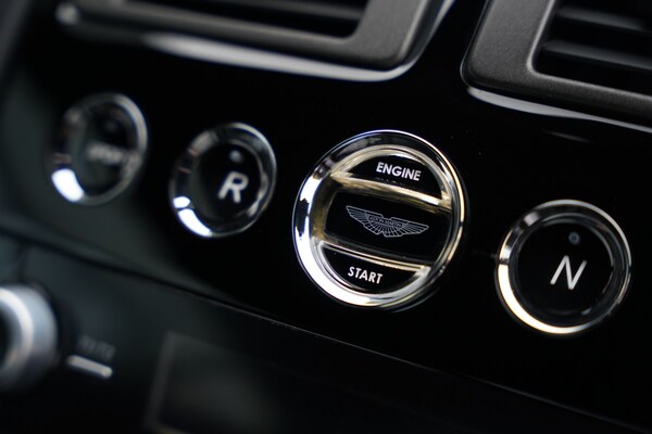 Used Aston Martin Vantage 2014 for sale - 73758295: Photo 62