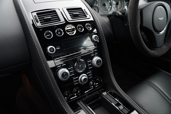 Used Aston Martin Vantage 2014 for sale - 73758295: Photo 64
