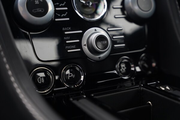 Used Aston Martin Vantage 2014 for sale - 73758295: Photo 71