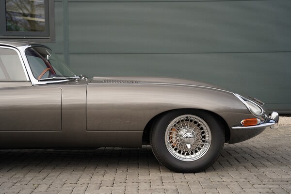 Used Jaguar E-Type 1963 for sale - 74357771: Photo 10