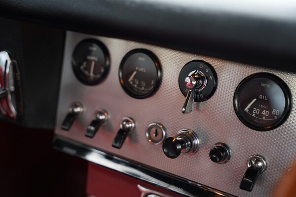 Used Jaguar E-Type 1963 for sale - 74357771: Photo 51