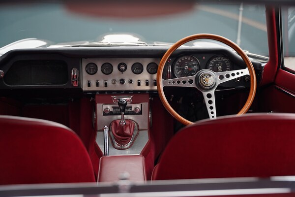 Used Jaguar E-Type 1963 for sale - 74357771: Photo 54