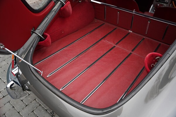 Used Jaguar E-Type 1963 for sale - 74357771: Photo 55