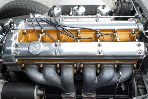 Used Jaguar E-Type 1963 for sale - 74357771: Photo 65