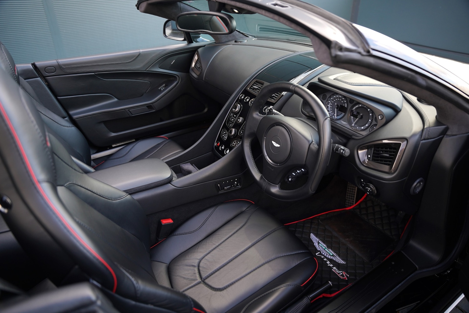 Used Aston Martin Vanquish 2018 for sale - 77136627: Photo 12