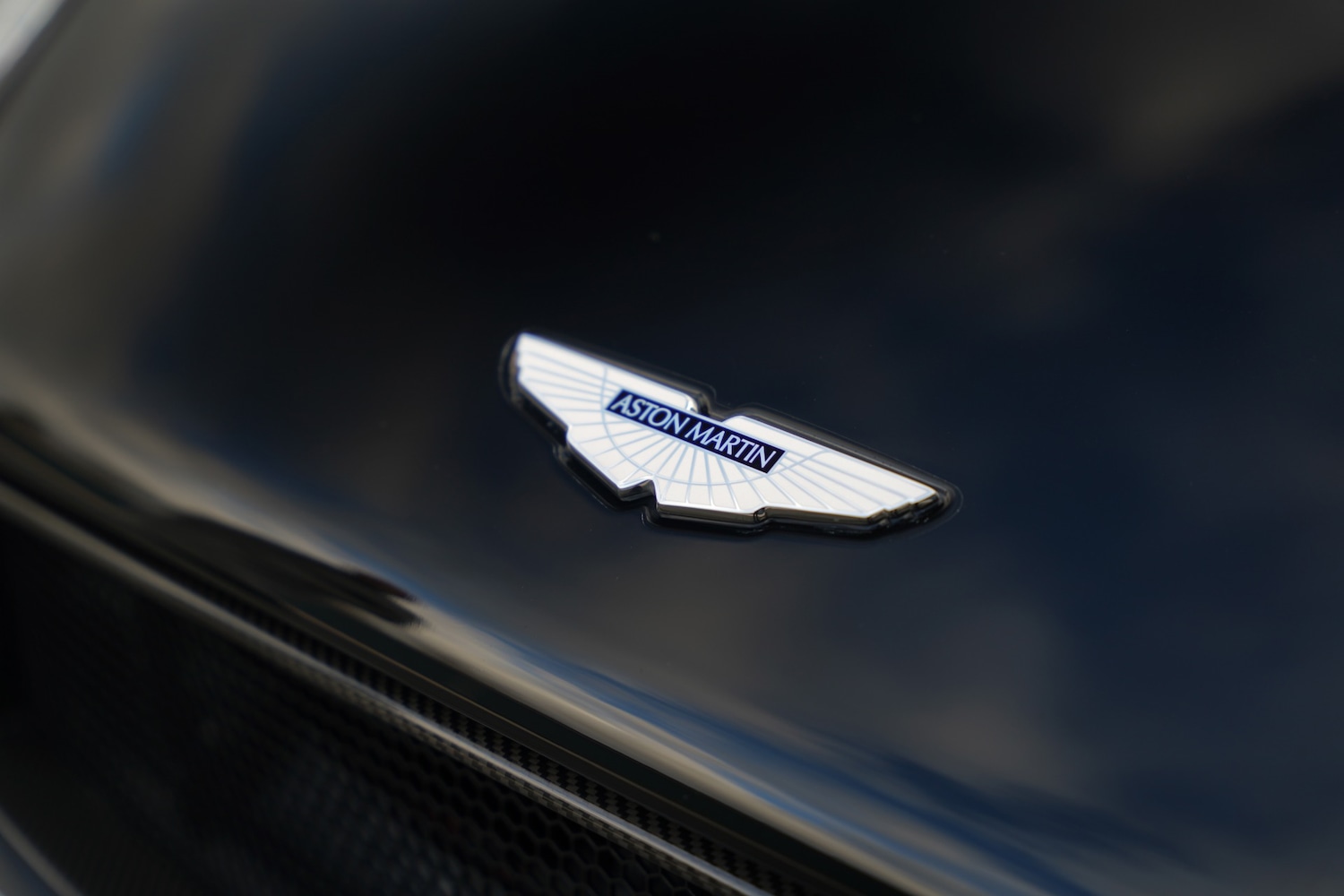 Used Aston Martin Vanquish 2018 for sale - 77136627: Photo 32