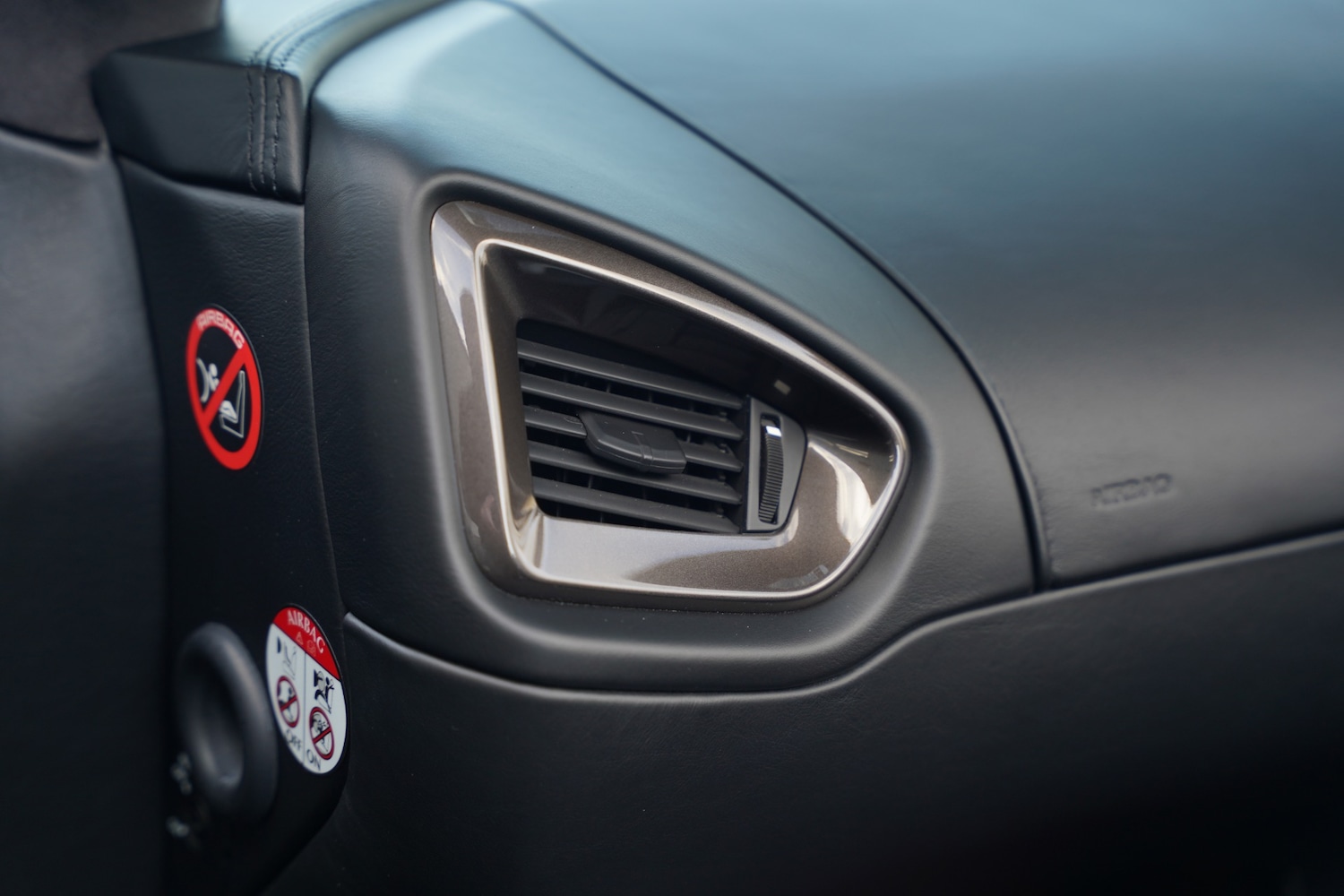 Used Aston Martin Vanquish 2018 for sale - 77136627: Photo 74