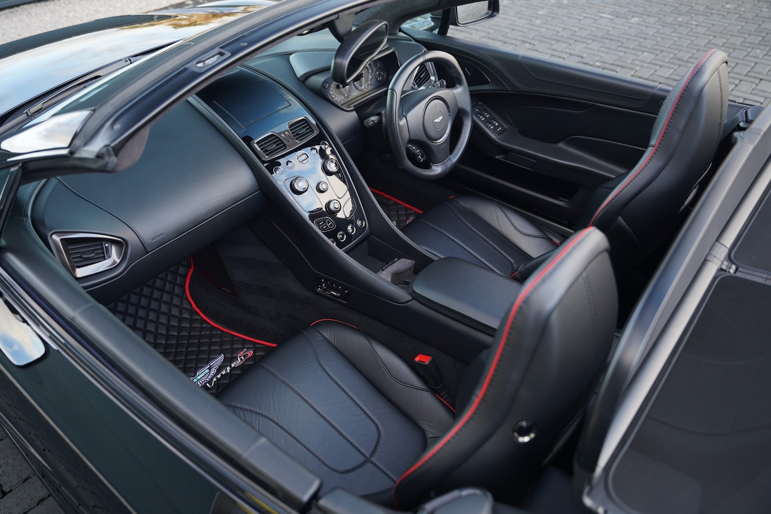 Used Aston Martin Vanquish 2018 for sale - 77136627: Photo 84