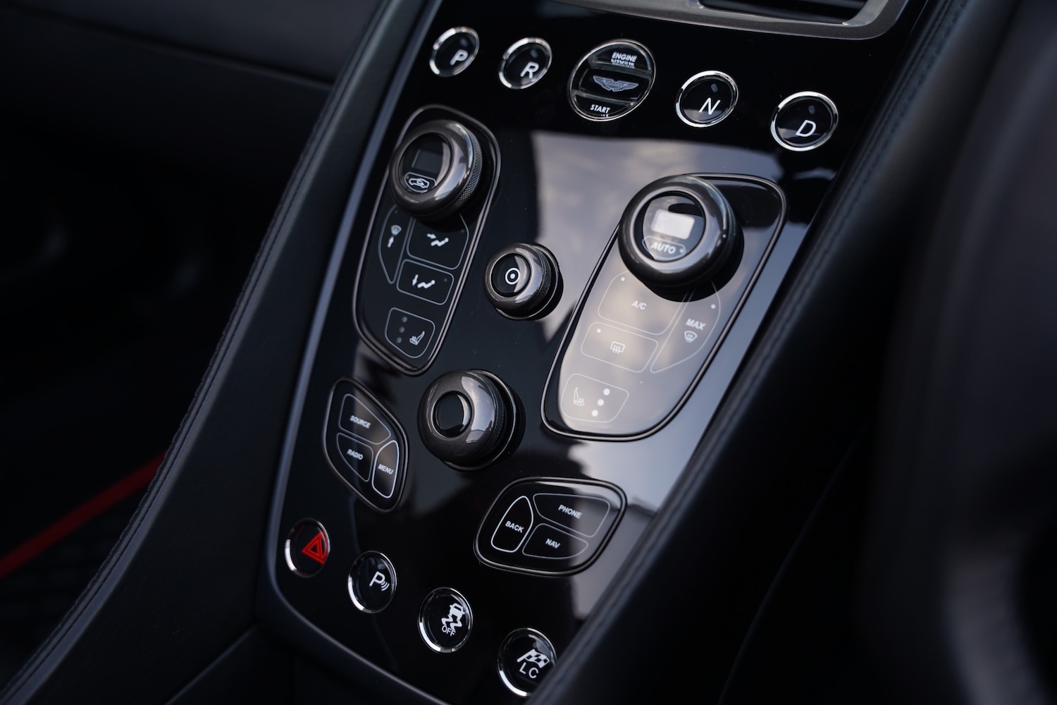 Used Aston Martin Vanquish 2018 for sale - 77136627: Photo 86