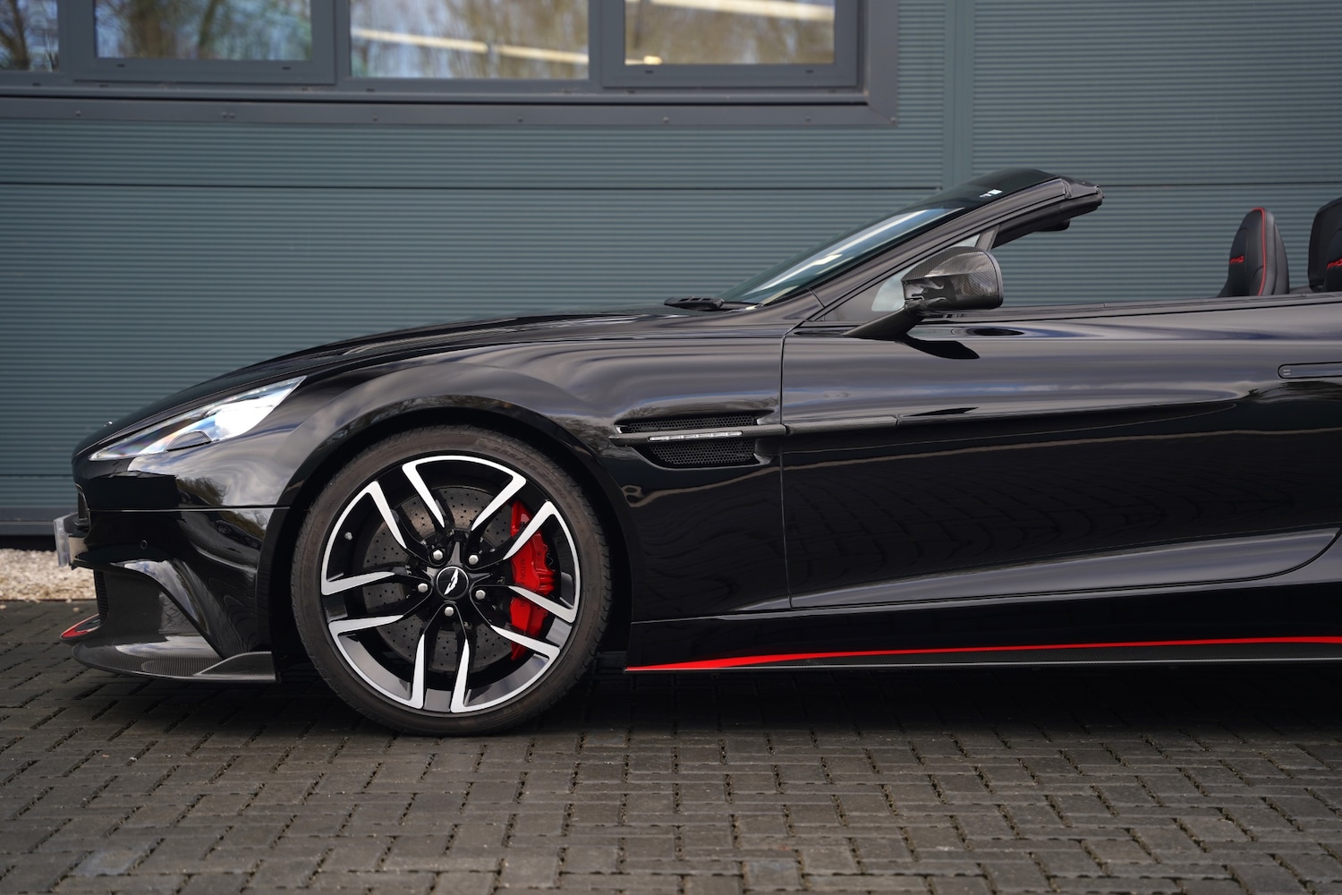 Used Aston Martin Vanquish 2018 for sale - 77136627: Photo 9