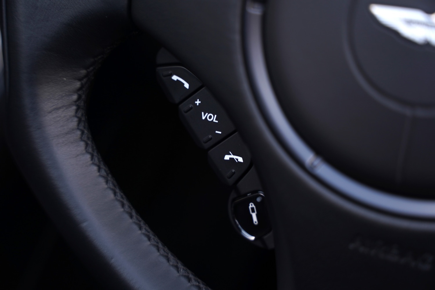 Used Aston Martin Vanquish 2018 for sale - 77136627: Photo 91