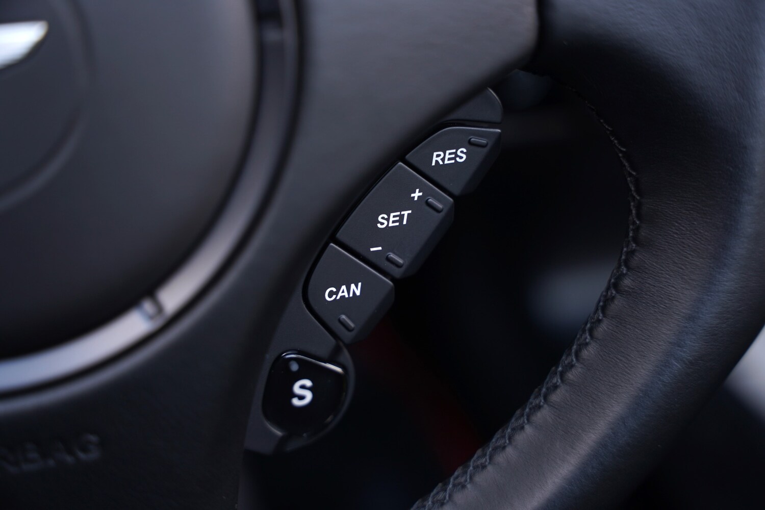 Used Aston Martin Vanquish 2018 for sale - 77136627: Photo 92