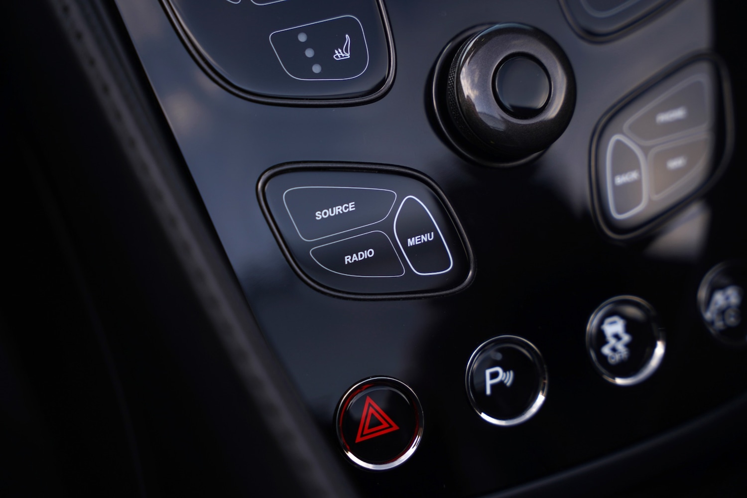 Used Aston Martin Vanquish 2018 for sale - 77136627: Photo 95