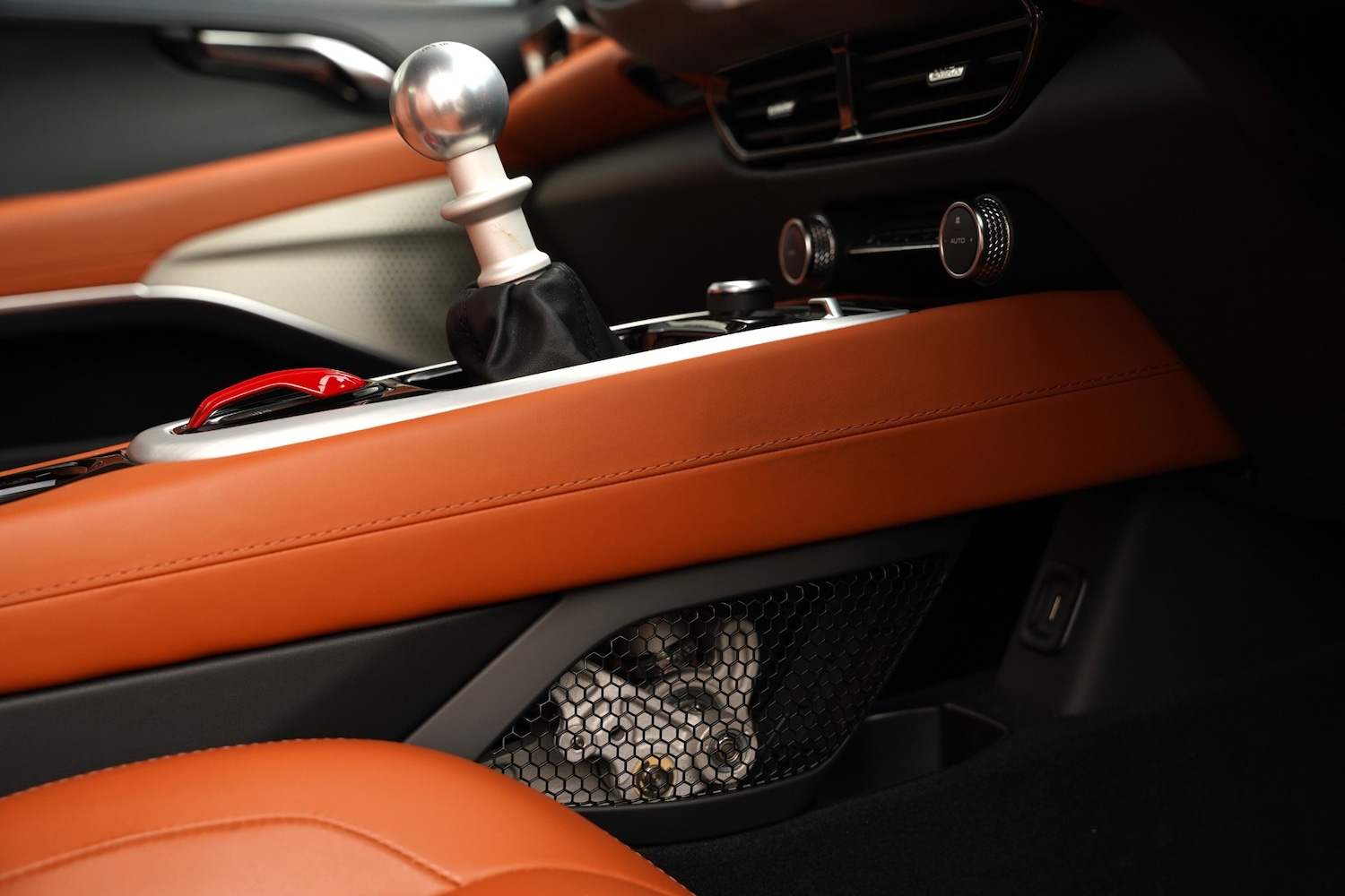 Used Lotus Emira 2023 for sale - 77536154: Photo 92