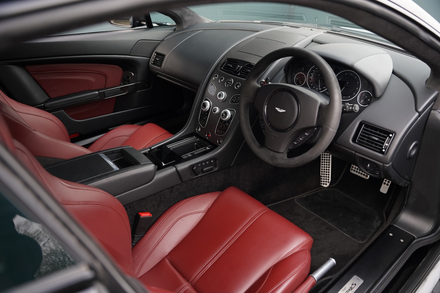 Used Aston Martin Vantage 2018 for sale - 77241979: Photo 12