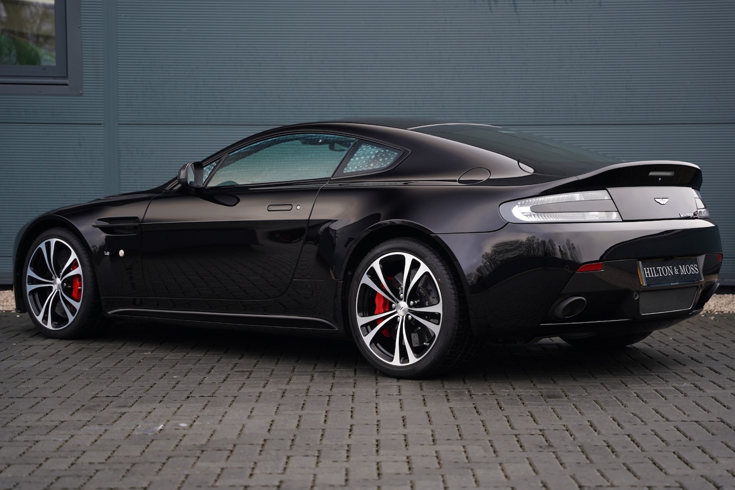 Used Aston Martin Vantage 2018 for sale - 77241979: Photo 2