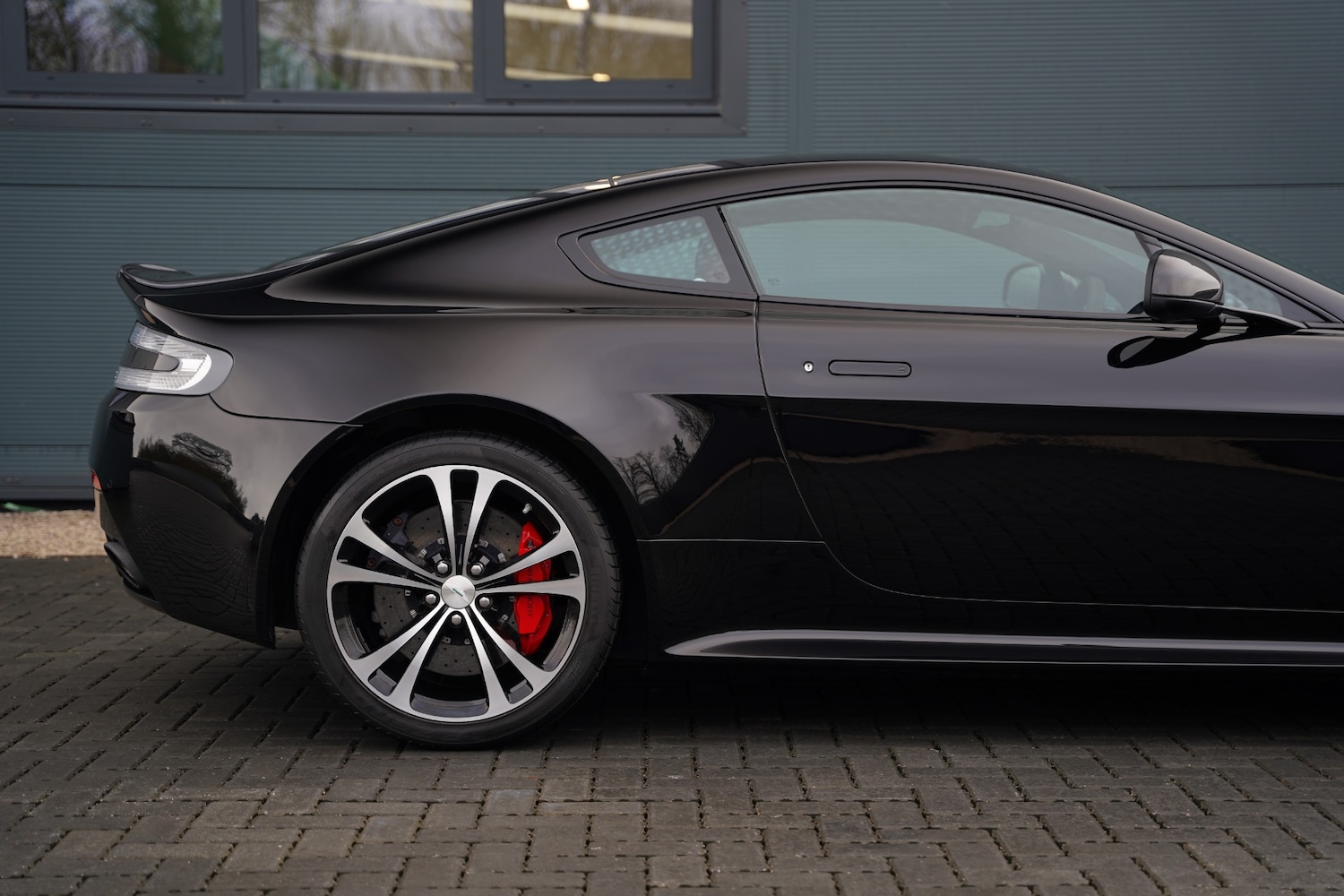 Used Aston Martin Vantage 2018 for sale - 77241979: Photo 23