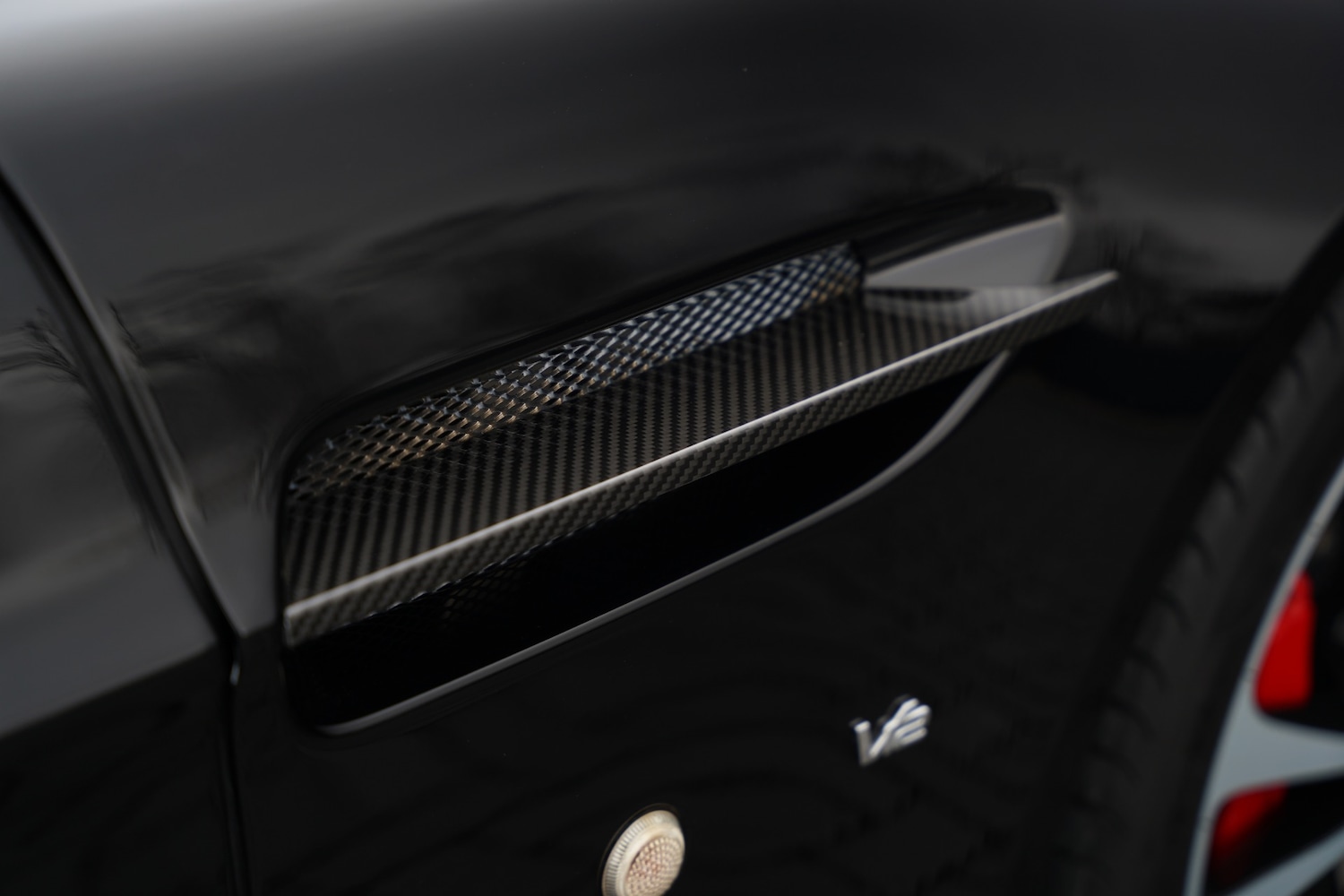 Used Aston Martin Vantage 2018 for sale - 77241979: Photo 32