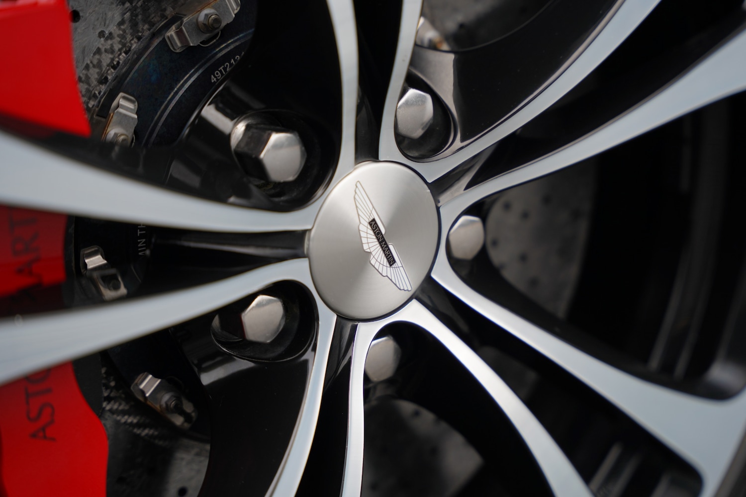 Used Aston Martin Vantage 2018 for sale - 77241979: Photo 57