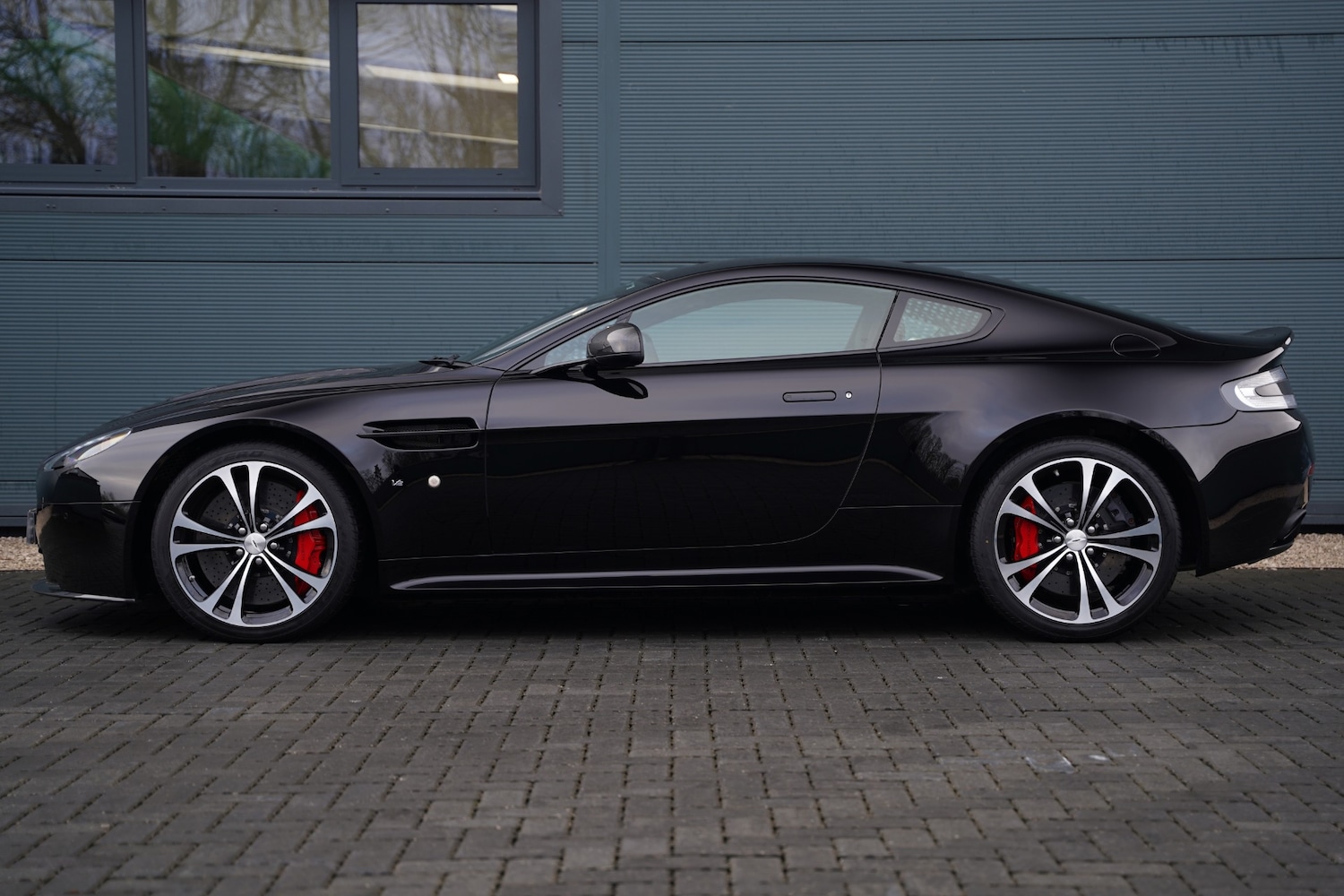 Used Aston Martin Vantage 2018 for sale - 77241979: Photo 6