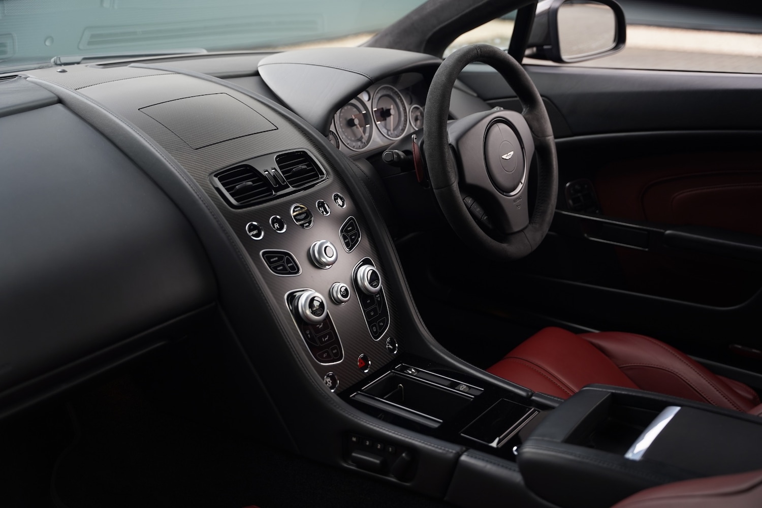 Used Aston Martin Vantage 2018 for sale - 77241979: Photo 76