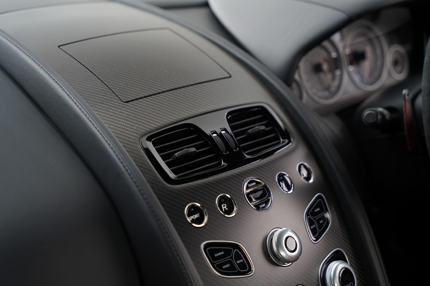 Used Aston Martin Vantage 2018 for sale - 77241979: Photo 77