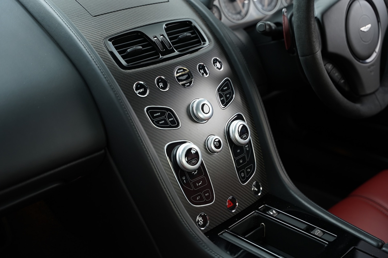 Used Aston Martin Vantage 2018 for sale - 77241979: Photo 78