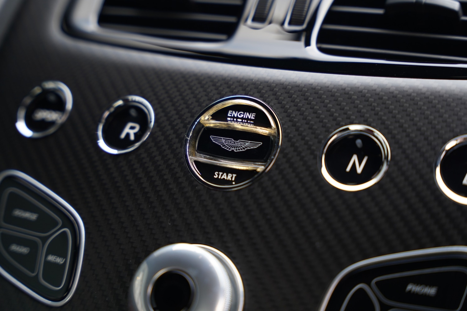 Used Aston Martin Vantage 2018 for sale - 77241979: Photo 83