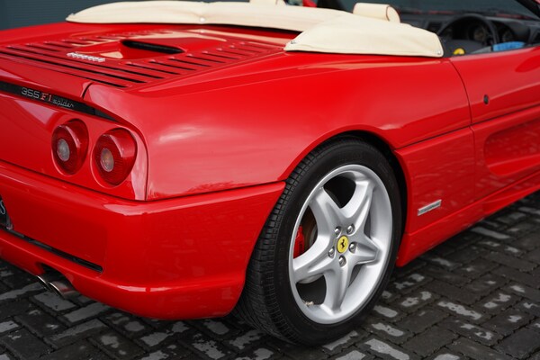 Used Ferrari F355 1999 for sale - 74387546: Photo 38